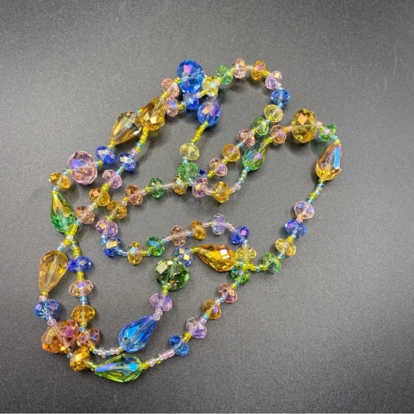 Faceted Glass Beads Necklace Multi Colored Shiny Sparkly Over-The-Head Style - Picture 7 of 8